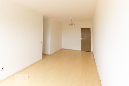 Apartamento à venda com 82m², 2 quartos e 1 vaga Apartamento à venda com 82m², 2 quartos e 1 vagaSala