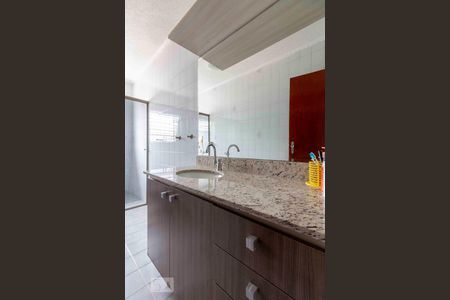 Casa à venda com 183m², 3 quartos e 3 vagasBanheiro Corredor