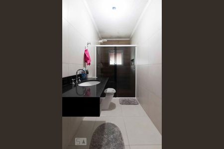 Casa à venda com 183m², 3 quartos e 3 vagasBanheiro Quarto 1 - Suite