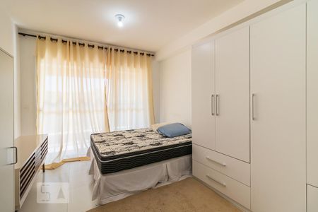 Suíte de apartamento para alugar com 1 quarto, 50m² em Empresarial 18 do Forte, Barueri