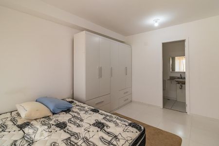 Suíte de apartamento para alugar com 1 quarto, 50m² em Empresarial 18 do Forte, Barueri