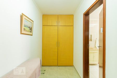 Casa à venda com 280m², 3 quartos e 6 vagas Casa à venda com 280m², 3 quartos e 6 vagasCloset da Suite