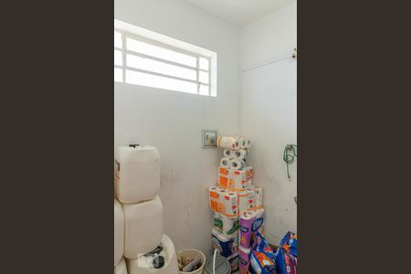 Casa à venda com 280m², 3 quartos e 6 vagas Casa à venda com 280m², 3 quartos e 6 vagasDespensa