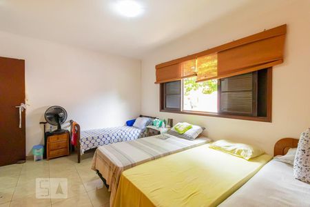 Casa à venda com 280m², 3 quartos e 6 vagas Casa à venda com 280m², 3 quartos e 6 vagasSuite