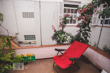 Casa à venda com 106m², 3 quartos e 1 vaga Casa à venda com 106m², 3 quartos e 1 vagaVaranda do Quarto