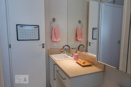 Apartamento à venda com 144m², 3 quartos e 3 vagas Apartamento à venda com 144m², 3 quartos e 3 vagasBanheiro da Suíte 2