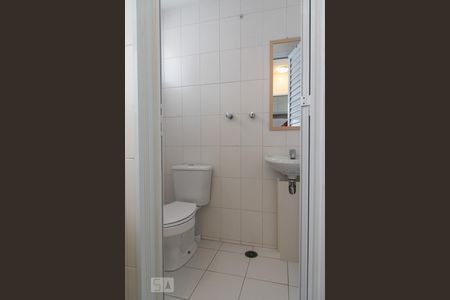 Apartamento à venda com 144m², 3 quartos e 3 vagas Apartamento à venda com 144m², 3 quartos e 3 vagasBanheiro de Serviço