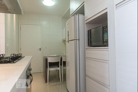 Apartamento à venda com 144m², 3 quartos e 3 vagas Apartamento à venda com 144m², 3 quartos e 3 vagasCozinha