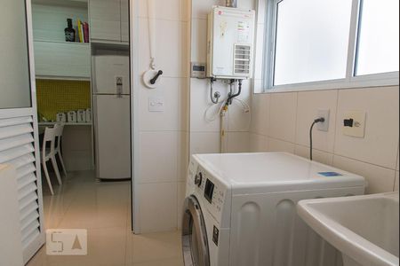 Apartamento à venda com 144m², 3 quartos e 3 vagas Apartamento à venda com 144m², 3 quartos e 3 vagasÁrea de Serviço