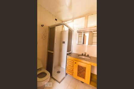 Banheiro de apartamento para alugar com 3 quartos, 80m² em Parque São Domingos, São Paulo