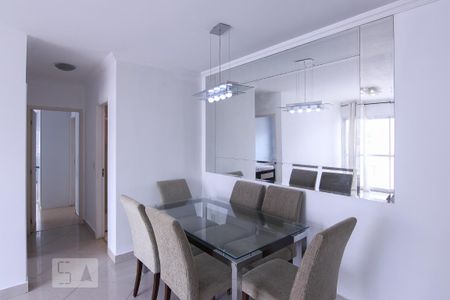 Apartamento à venda com 67m², 2 quartos e 1 vagaSala