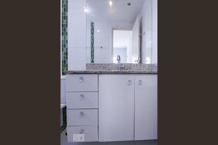 Apartamento à venda com 67m², 2 quartos e 1 vagaBanheiro Suíte