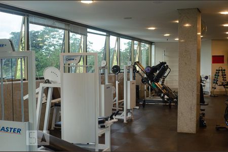 Apartamento à venda com 400m², 4 quartos e 6 vagas Apartamento à venda com 400m², 4 quartos e 6 vagasAcademia