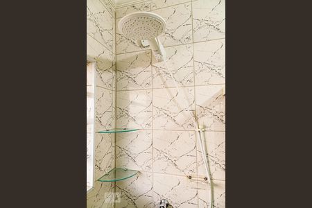 Apartamento à venda com 107m², 4 quartos e 1 vagaChuveiro