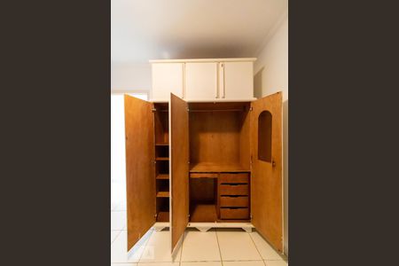 Apartamento para alugar com 146m², 3 quartos e 2 vagasQuarto 02 - Armário