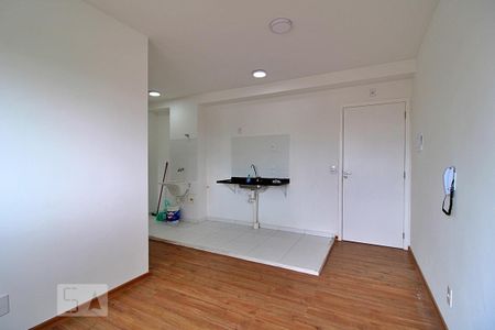 Sala de apartamento para alugar com 2 quartos, 40m² em Paraíso do Morumbi, São Paulo