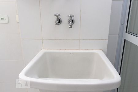 Apartamento para alugar com 65m², 3 quartos e 1 vagaÁrea de Serviço - Detalhes