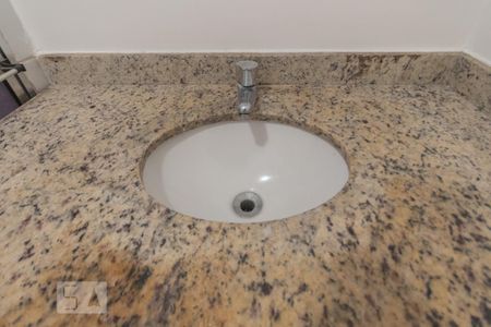 Apartamento para alugar com 65m², 3 quartos e 1 vagaDetalhe banheiro