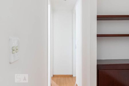 Corredor de apartamento para alugar com 2 quartos, 60m² em Planalto Paulista, São Paulo