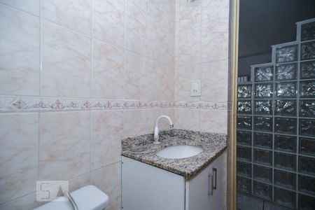 Banheiro de apartamento à venda com 2 quartos, 70m² em Jardim Atlântico, Belo Horizonte