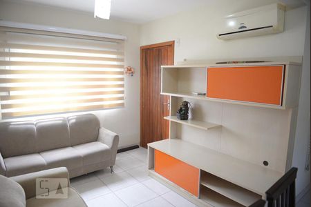 Sala de casa de condomínio à venda com 3 quartos, 80m² em Bairro Fátima, Canoas