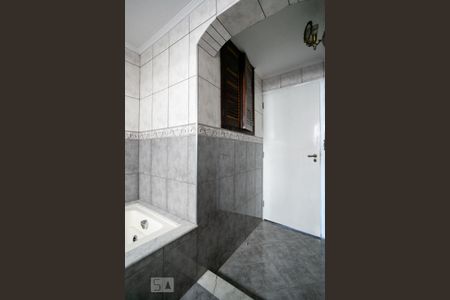 Casa à venda com 150m², 4 quartos e 3 vagas Casa à venda com 150m², 4 quartos e 3 vagasBanheiro