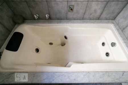 Casa à venda com 150m², 4 quartos e 3 vagas Casa à venda com 150m², 4 quartos e 3 vagasBanheiro