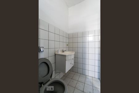 Casa à venda com 150m², 4 quartos e 3 vagas Casa à venda com 150m², 4 quartos e 3 vagasEdícula - Banheiro da suíte
