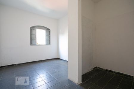 Casa à venda com 150m², 4 quartos e 3 vagas Casa à venda com 150m², 4 quartos e 3 vagasEdícula - Suíte