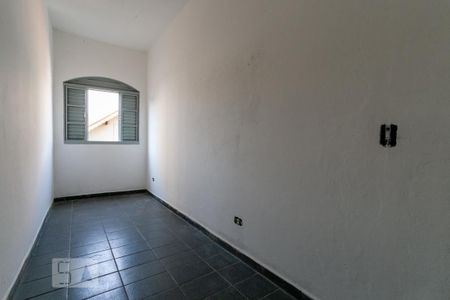 Casa à venda com 150m², 4 quartos e 3 vagas Casa à venda com 150m², 4 quartos e 3 vagasEdícula - Escritório