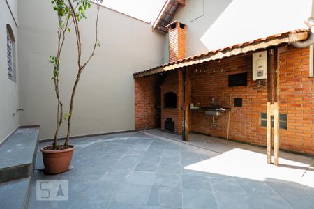 Casa à venda com 150m², 4 quartos e 3 vagas Casa à venda com 150m², 4 quartos e 3 vagasQuintal e Churrasqueira