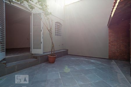 Casa à venda com 150m², 4 quartos e 3 vagas Casa à venda com 150m², 4 quartos e 3 vagasQuintal e Churrasqueira