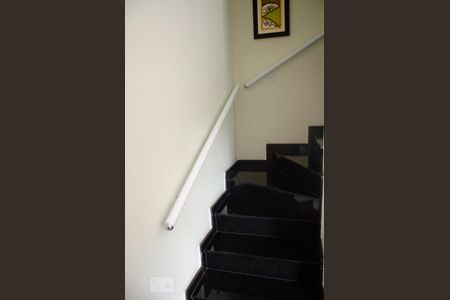 Escada para Piso Superior de casa para alugar com 2 quartos, 120m² em Vila Medeiros, São Paulo