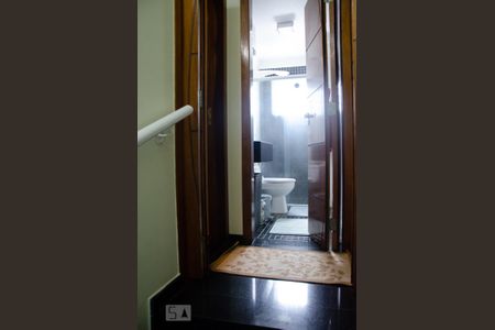 Escada para Piso Superior de casa para alugar com 2 quartos, 120m² em Vila Medeiros, São Paulo