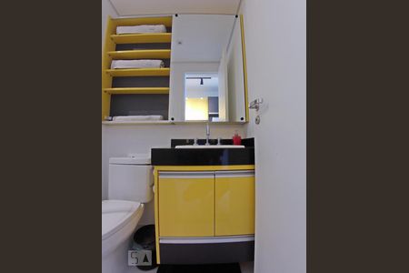 Banheiro de kitnet/studio à venda com 1 quarto, 30m² em Vila Cordeiro, São Paulo