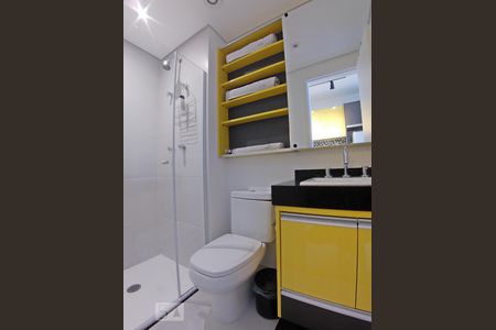 Banheiro de kitnet/studio à venda com 1 quarto, 30m² em Vila Cordeiro, São Paulo