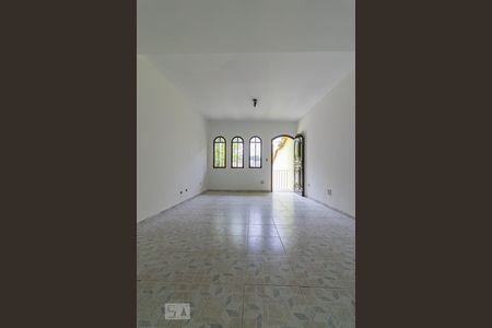 Sala de casa para alugar com 2 quartos, 180m² em Jardim Santa Cruz, São Paulo