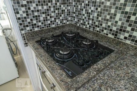 Cozinha de apartamento para alugar com 3 quartos, 65m² em Jardim Itapemirim, São Paulo
