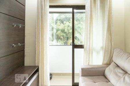 Sala de apartamento para alugar com 3 quartos, 65m² em Jardim Itapemirim, São Paulo