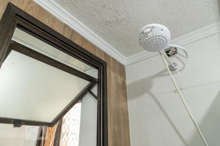Banheiro de apartamento para alugar com 3 quartos, 65m² em Jardim Itapemirim, São Paulo