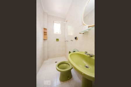 banheiro de apartamento para alugar com 1 quarto, 42m² em Petrópolis, Porto Alegre