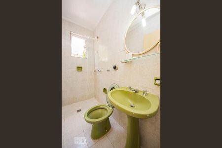 banheiro de apartamento para alugar com 1 quarto, 42m² em Petrópolis, Porto Alegre