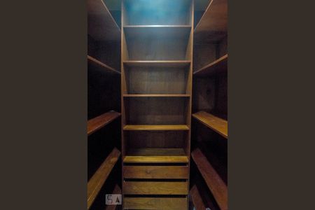 Apartamento à venda com 150m², 3 quartos e 3 vagasArmário corredor