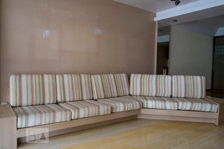 Sala Sofá de apartamento à venda com 3 quartos, 150m² em Copacabana, Rio de Janeiro