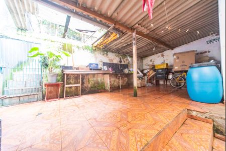 Casa à venda com 245m², 2 quartos e 1 vaga Casa à venda com 245m², 2 quartos e 1 vagaTerraço