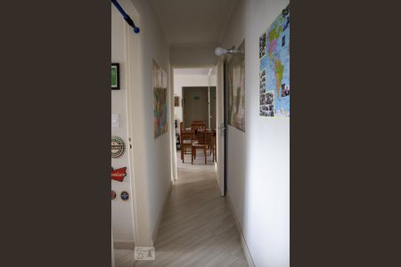 Apartamento à venda com 70m², 2 quartos e 1 vaga Apartamento à venda com 70m², 2 quartos e 1 vagaCorredor