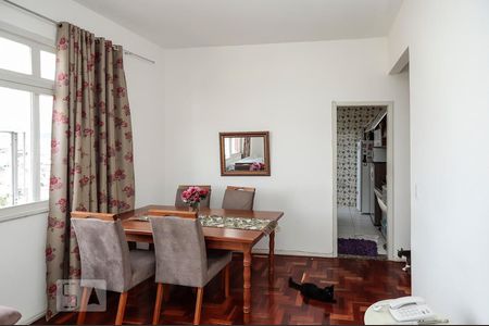 Apartamento à venda com 55m², 2 quartos e 1 vaga Apartamento à venda com 55m², 2 quartos e 1 vagaSala