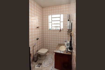 Apartamento à venda com 55m², 2 quartos e 1 vaga Apartamento à venda com 55m², 2 quartos e 1 vagaBanheiro