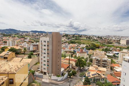 Vista da Rua de apartamento para alugar com 2 quartos, 50m² em Fernão Dias, Belo Horizonte