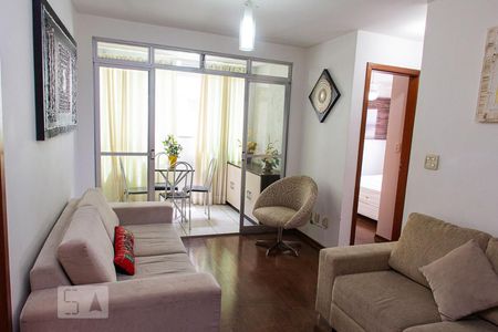 Sala  de apartamento para alugar com 2 quartos, 50m² em Fernão Dias, Belo Horizonte